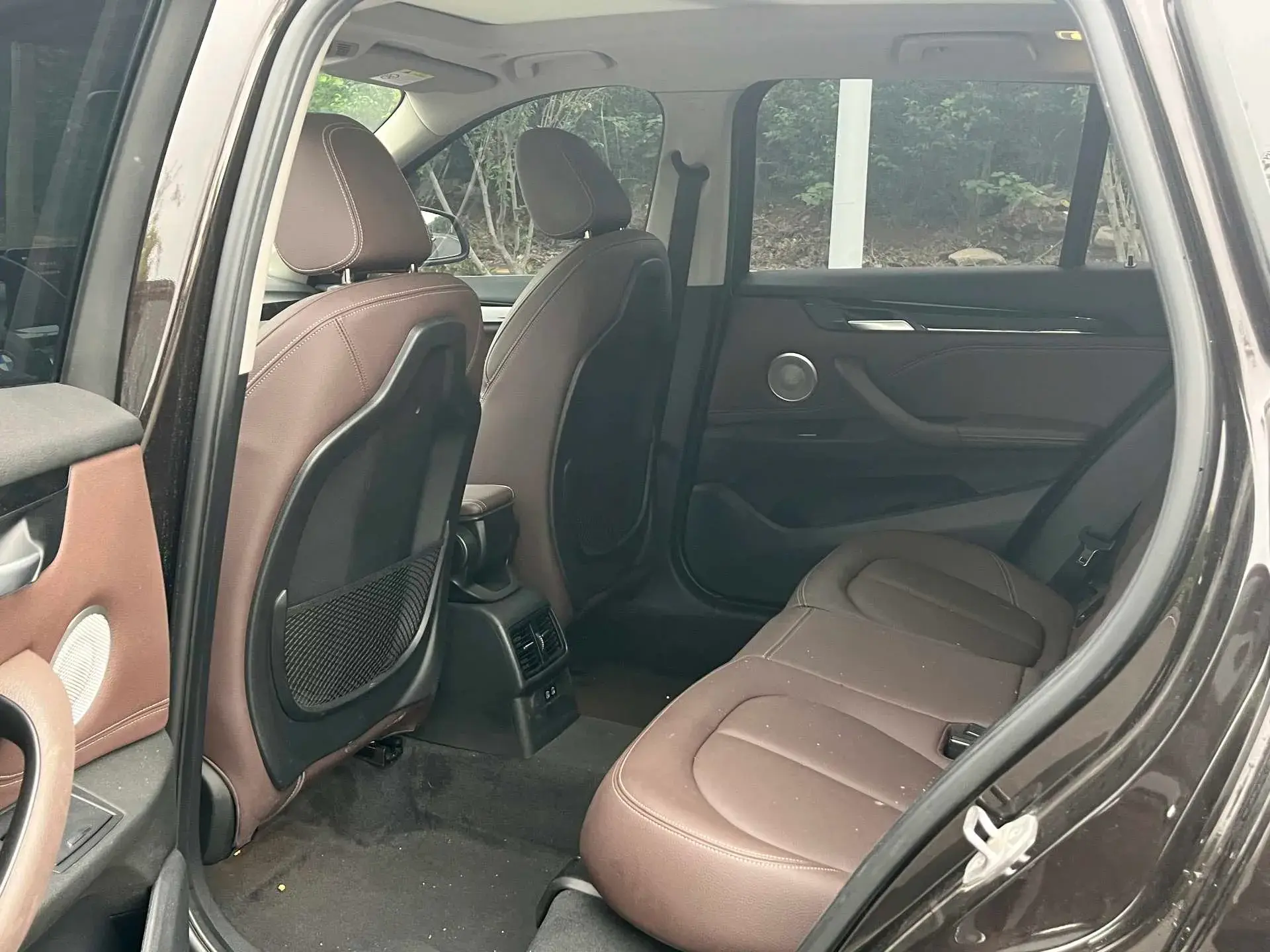 2021 BMW X1 thumbnail 4