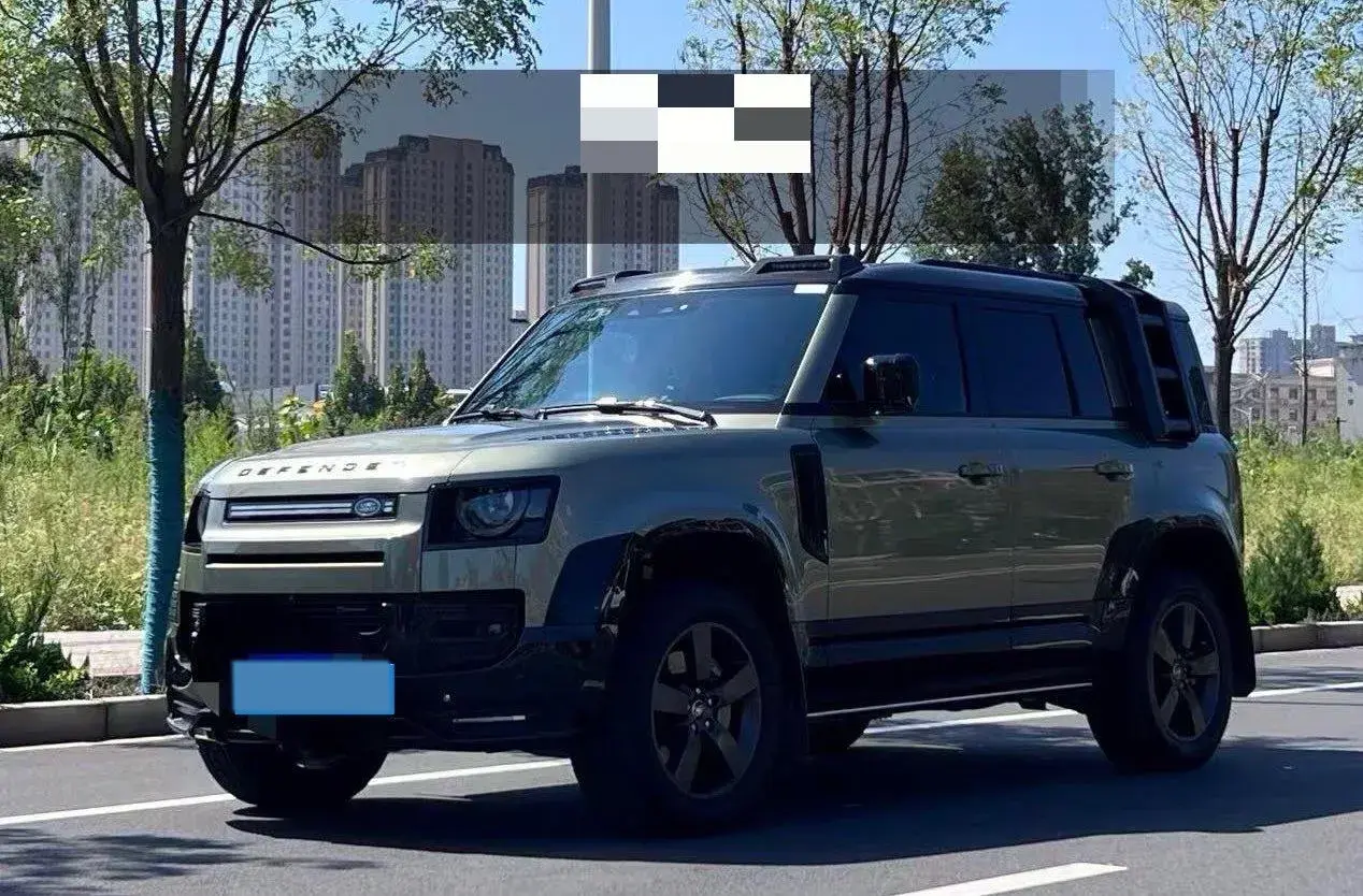 2023 LAND ROVER view 1