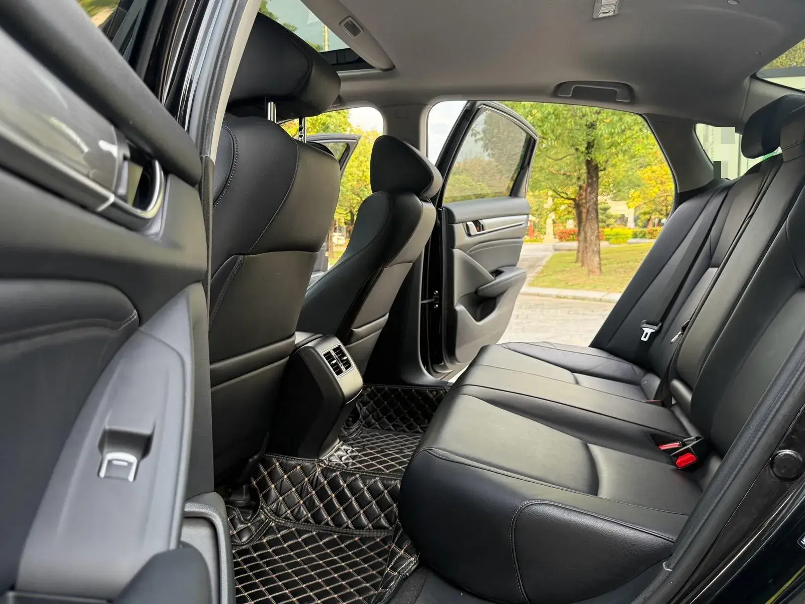 2018 HONDA ACCORD thumbnail 4