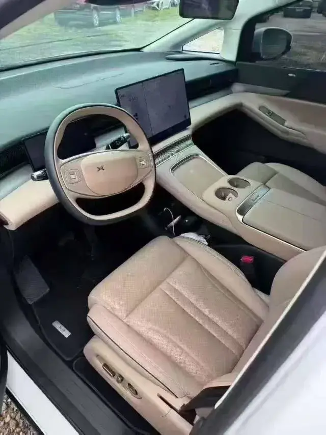 2024 XPENG X9 thumbnail 3