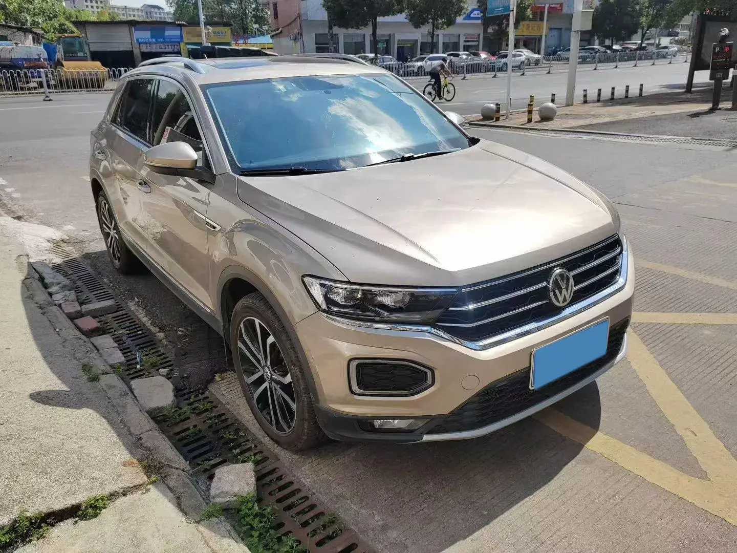 2020 VOLKSWAGEN T-ROC thumbnail 2