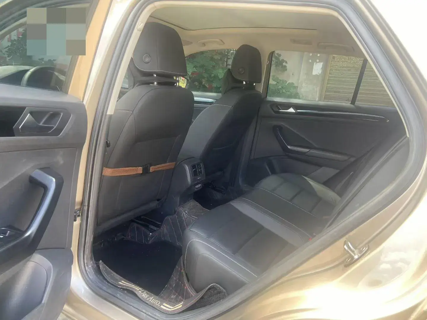 2020 VOLKSWAGEN T-ROC thumbnail 4