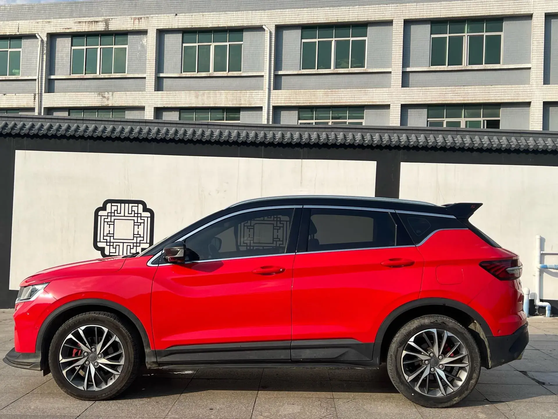 2019 GEELY COOLRAY thumbnail 4