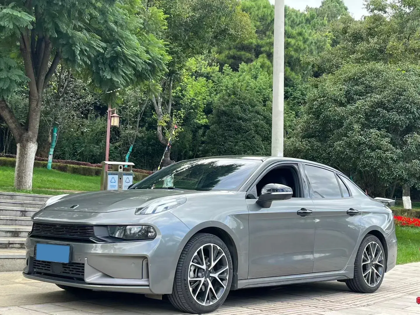 2021 LYNK&CO 03 view 1