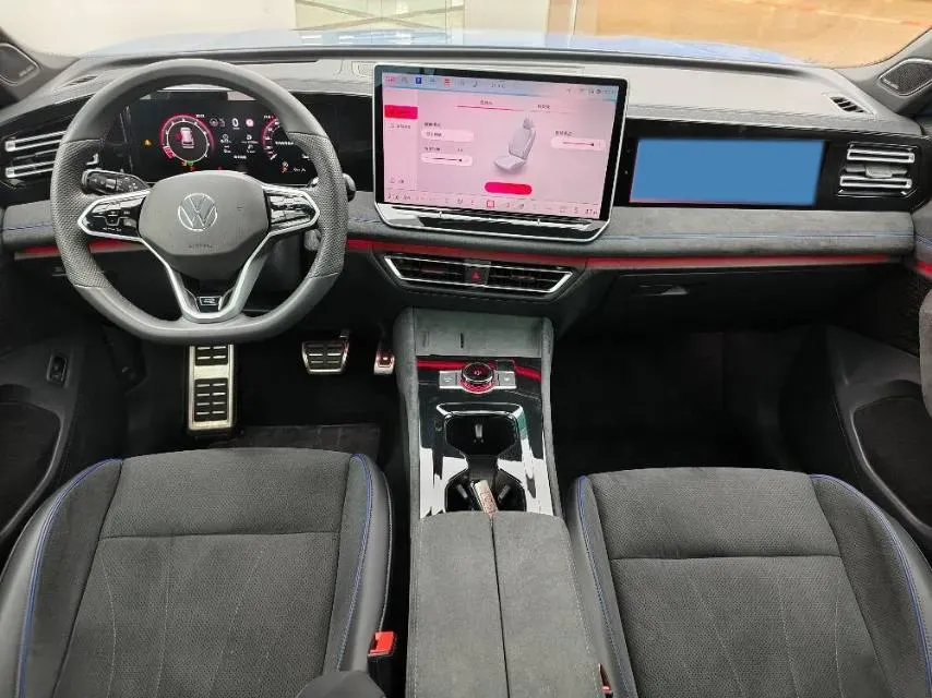 2024 Volkswagen Tiguan L 2.0T 220HP L4 7DCT,autocango,china used car exporter,china ev exporter,chinese used car exporter,chinese used ev exporter