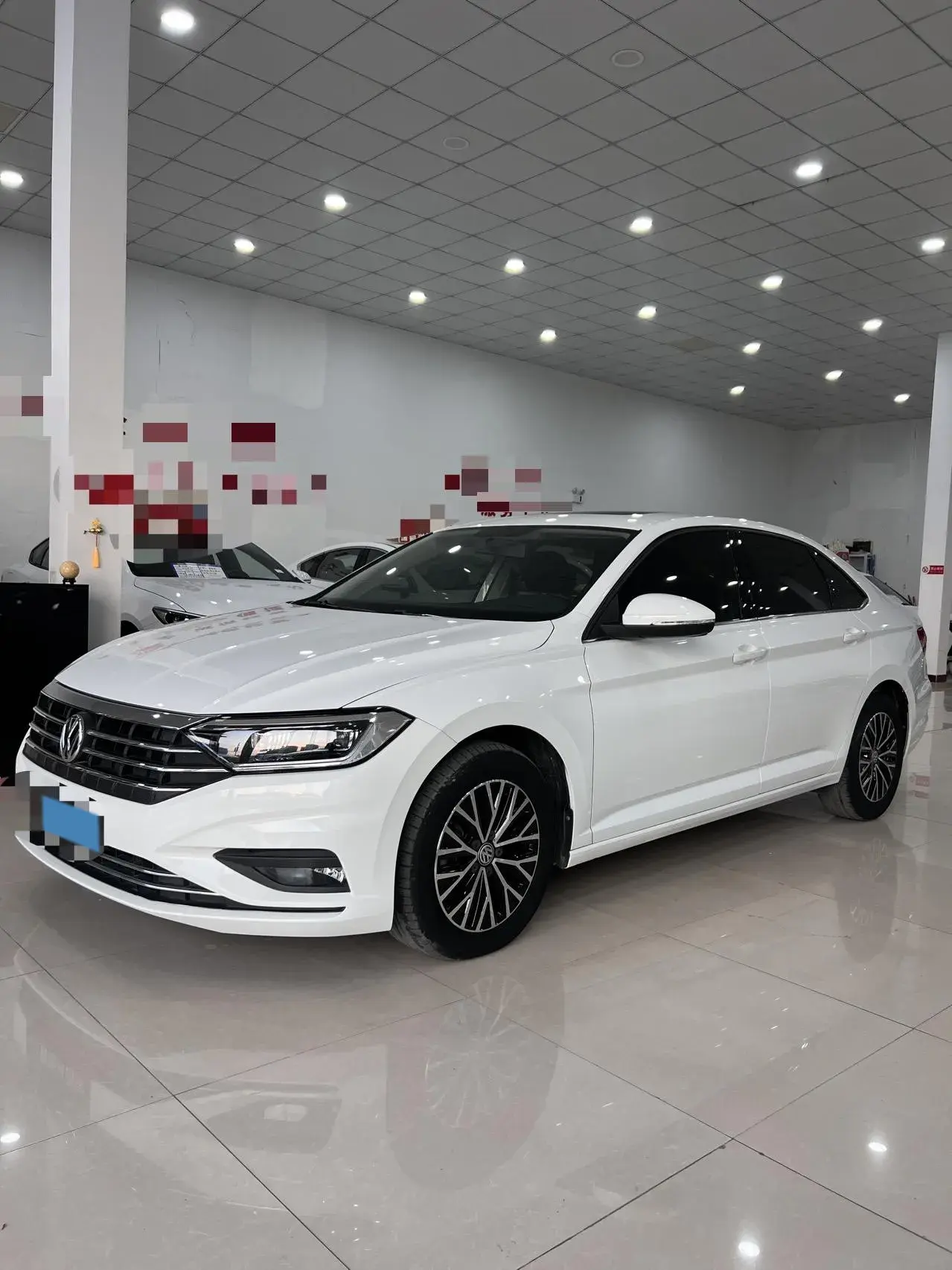 2019 VOLKSWAGEN SAGITAR view 1