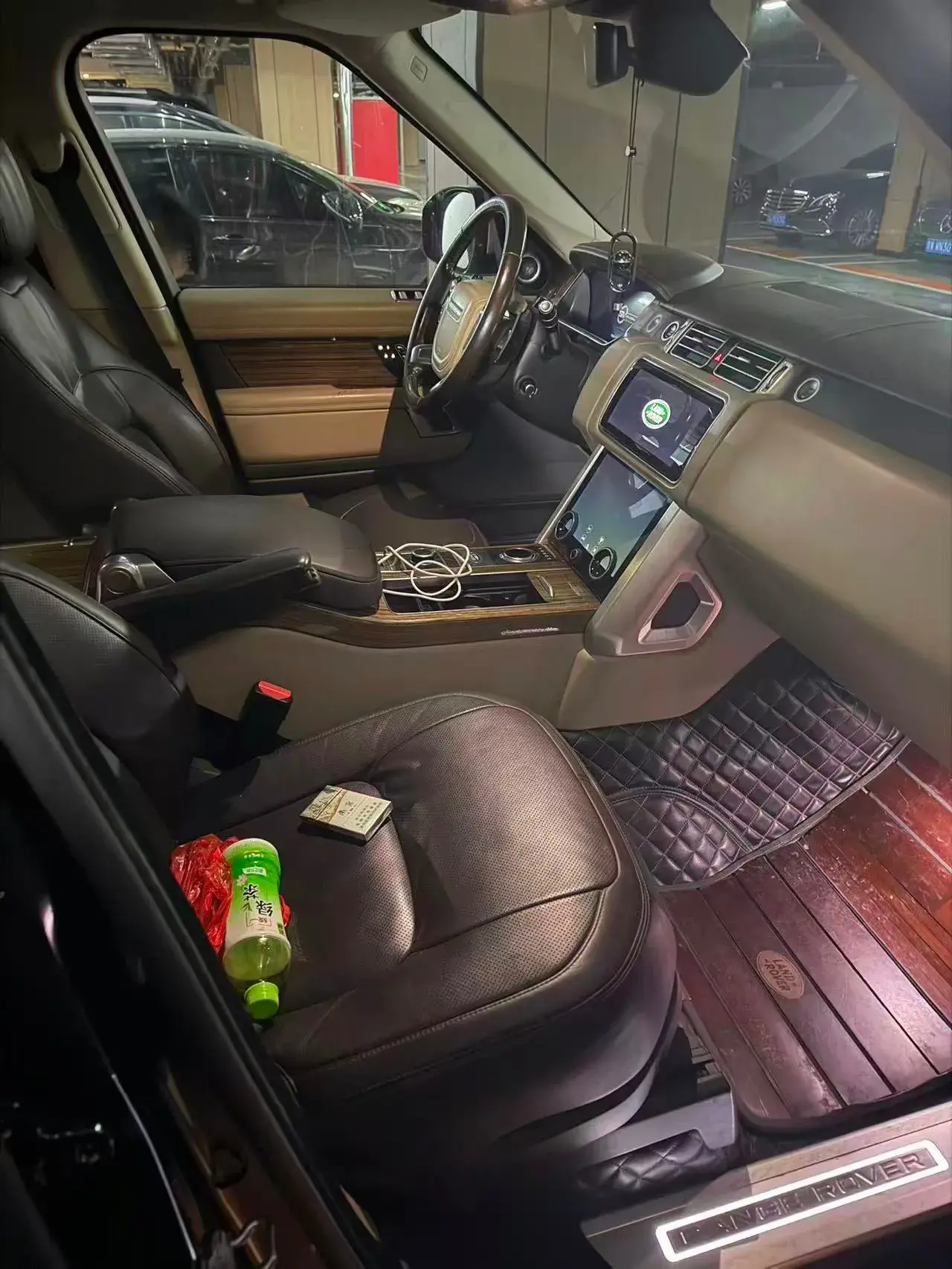 2018 LAND ROVER thumbnail 4