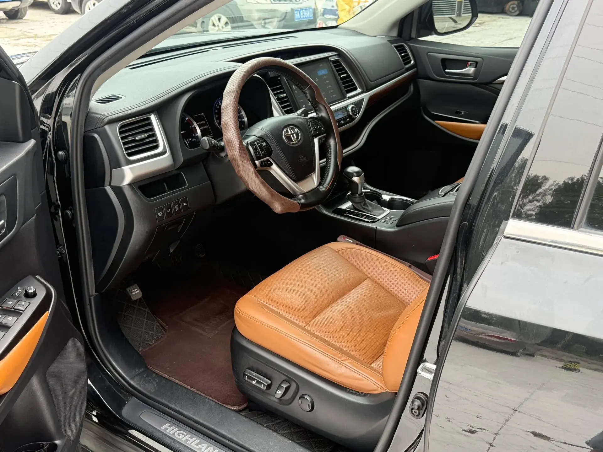 2021 TOYOTA HIGHLANDER thumbnail 4