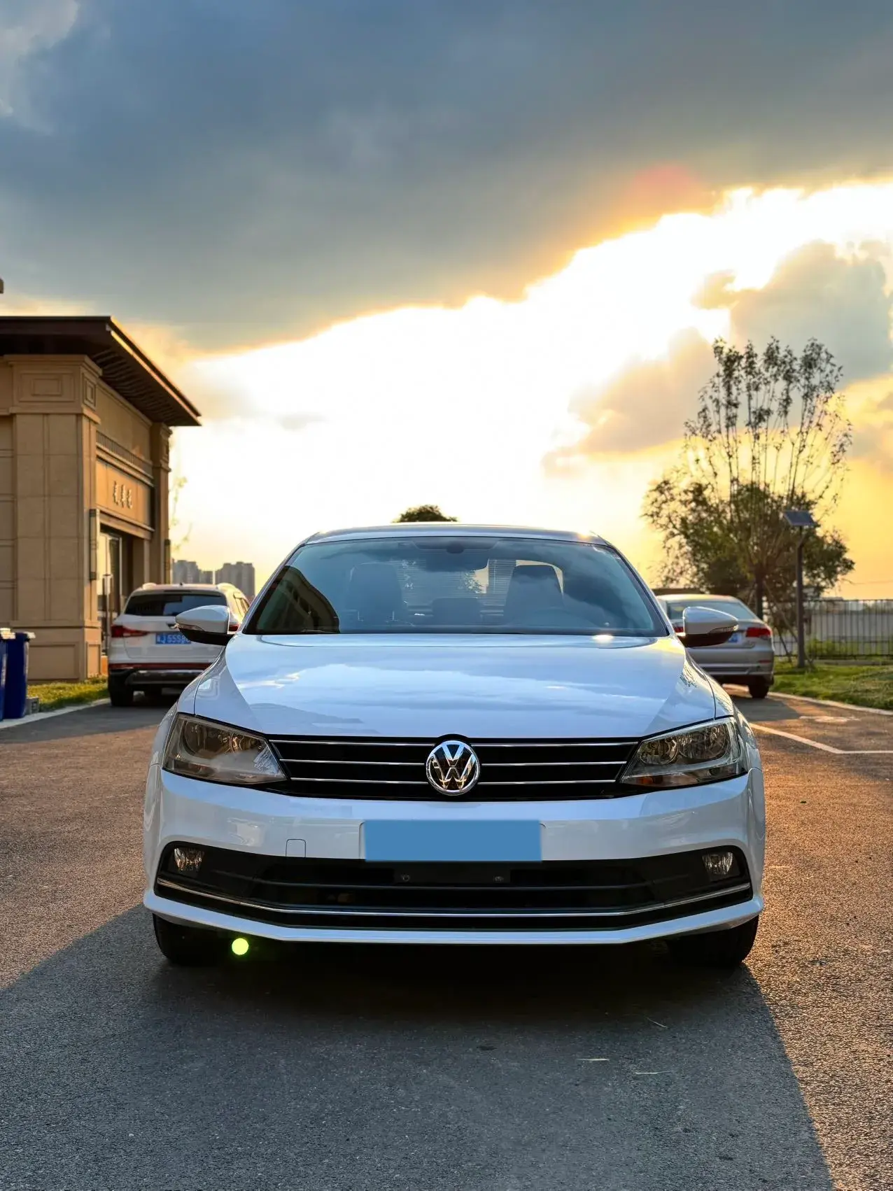 2018 VOLKSWAGEN SAGITAR thumbnail 2