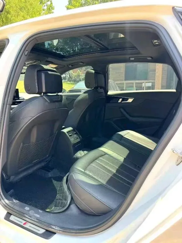 2024 Audi A4L 2.0T 190HP L4 7DCT,autocango,china used car exporter,china ev exporter,chinese used car exporter,chinese used ev exporter