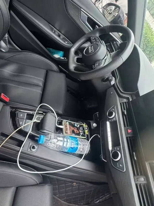 2024 Audi A4L 2.0T 190HP L4 7DCT,autocango,china used car exporter,china ev exporter,chinese used car exporter,chinese used ev exporter