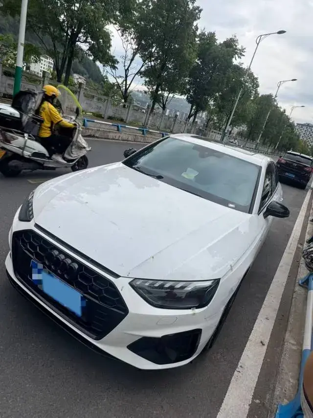 2024 AUDI A4L view 1