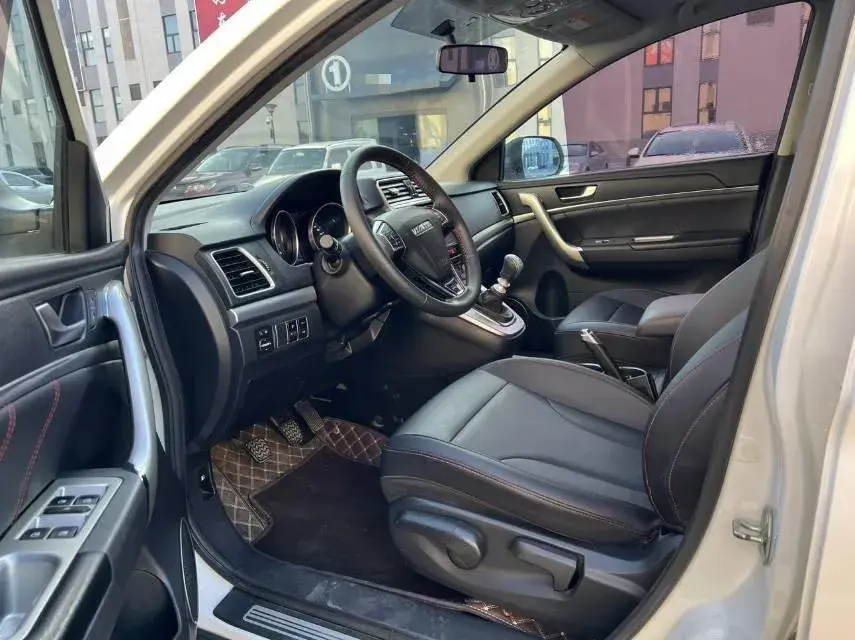 2017 HAVAL M6 thumbnail 4