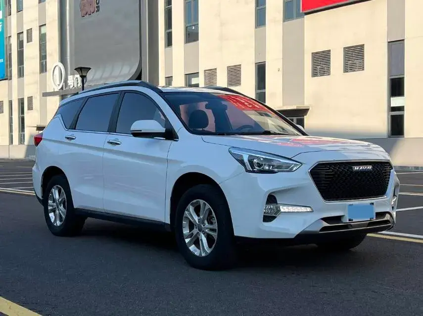 2017 HAVAL M6 thumbnail 3