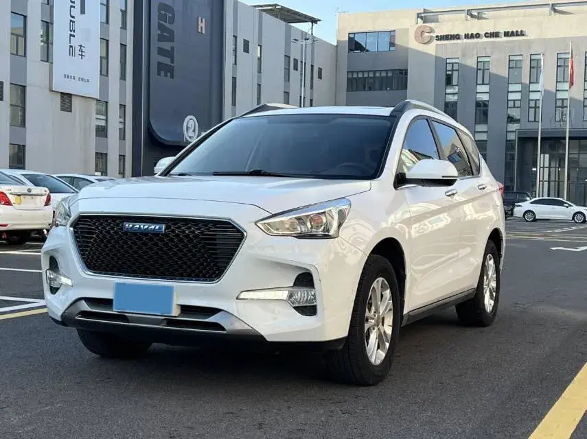 2017 HAVAL M6 view 1