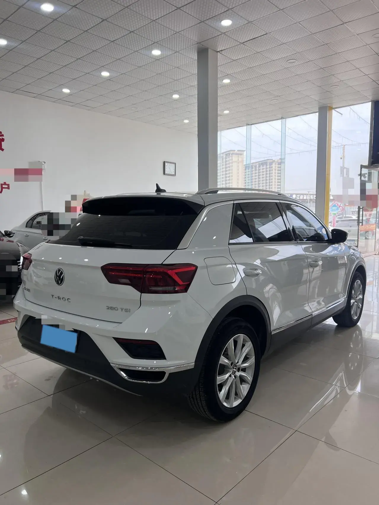 2022 VOLKSWAGEN T-ROC thumbnail 4