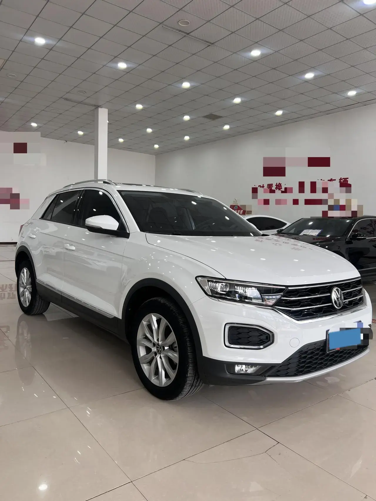 2022 VOLKSWAGEN T-ROC thumbnail 3