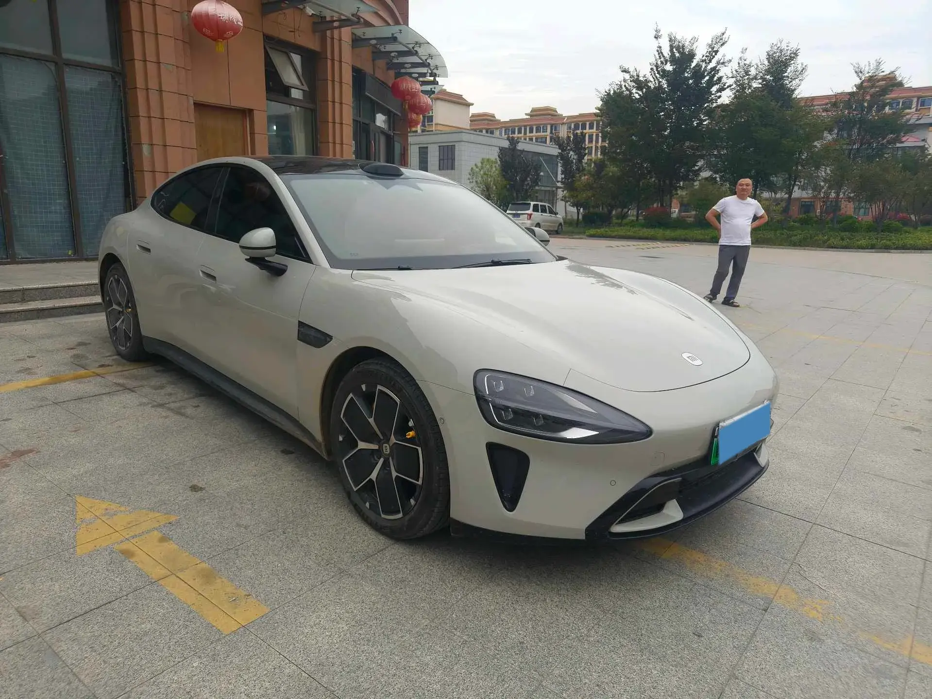 2024 MI SU7 thumbnail 3