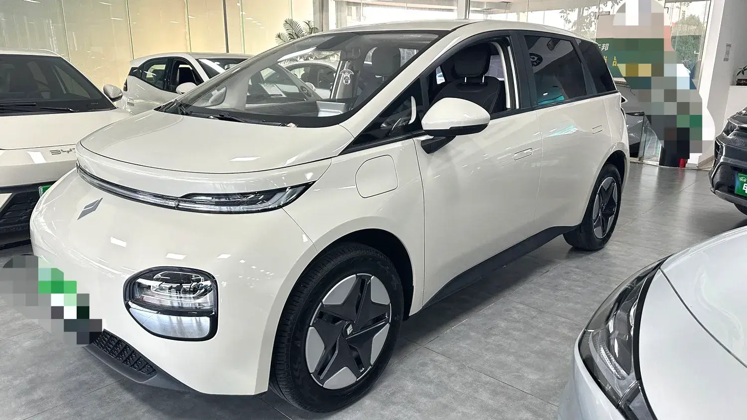 2023 BaoJun Cloud BEV 37.9KWH