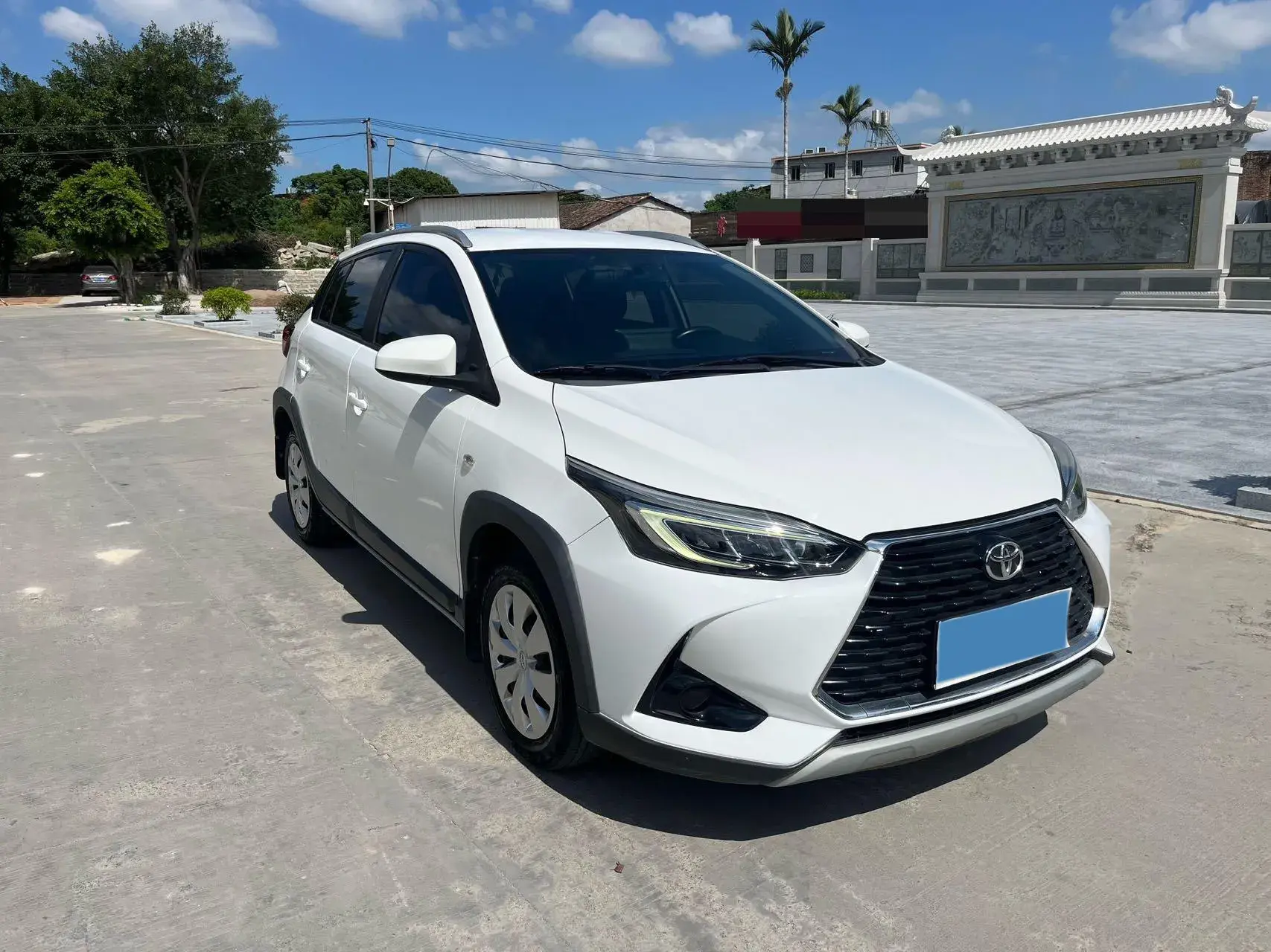 2022 TOYOTA YARIS thumbnail 3