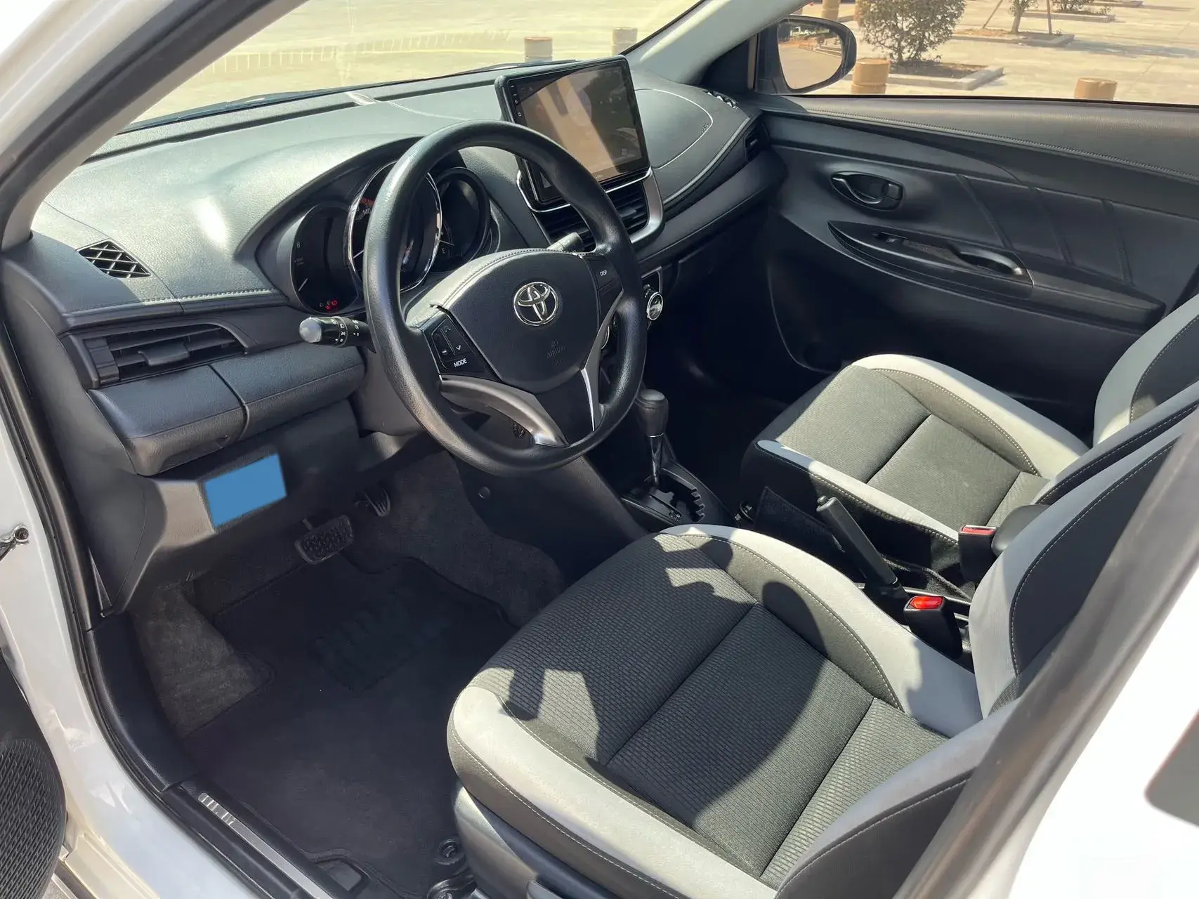 2022 TOYOTA YARIS thumbnail 4