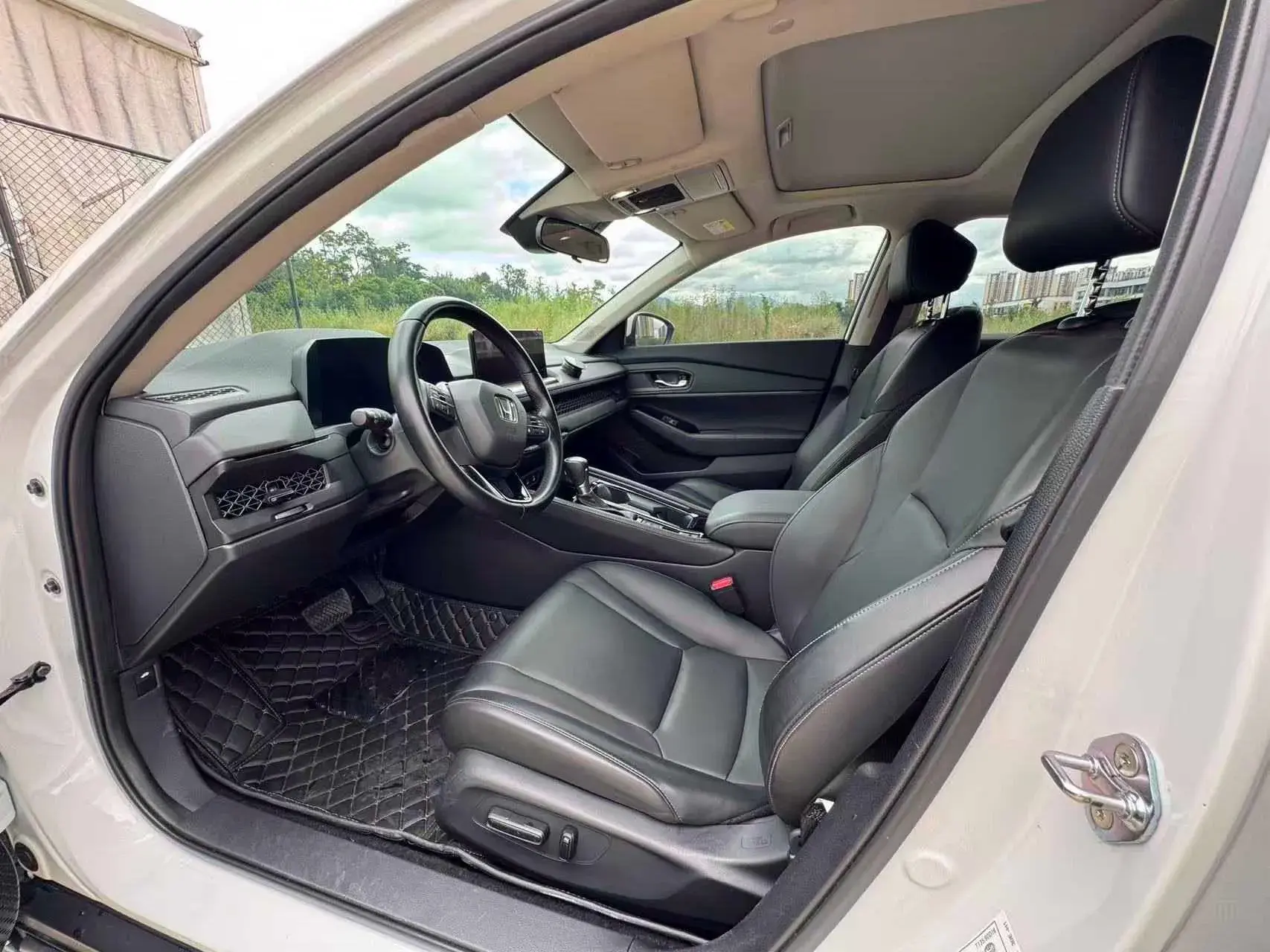 2023 HONDA ACCORD thumbnail 4