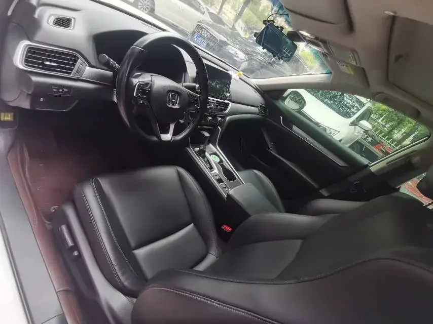 2018 HONDA ACCORD thumbnail 4