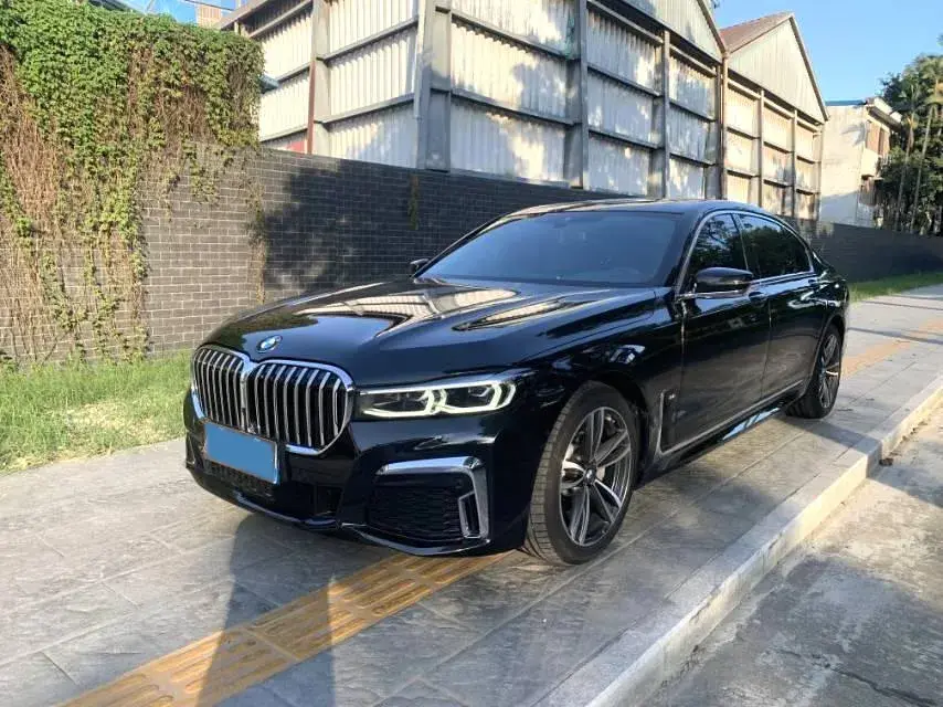 2021 BMW 7 Series 2.0T 265HP L4 8AT