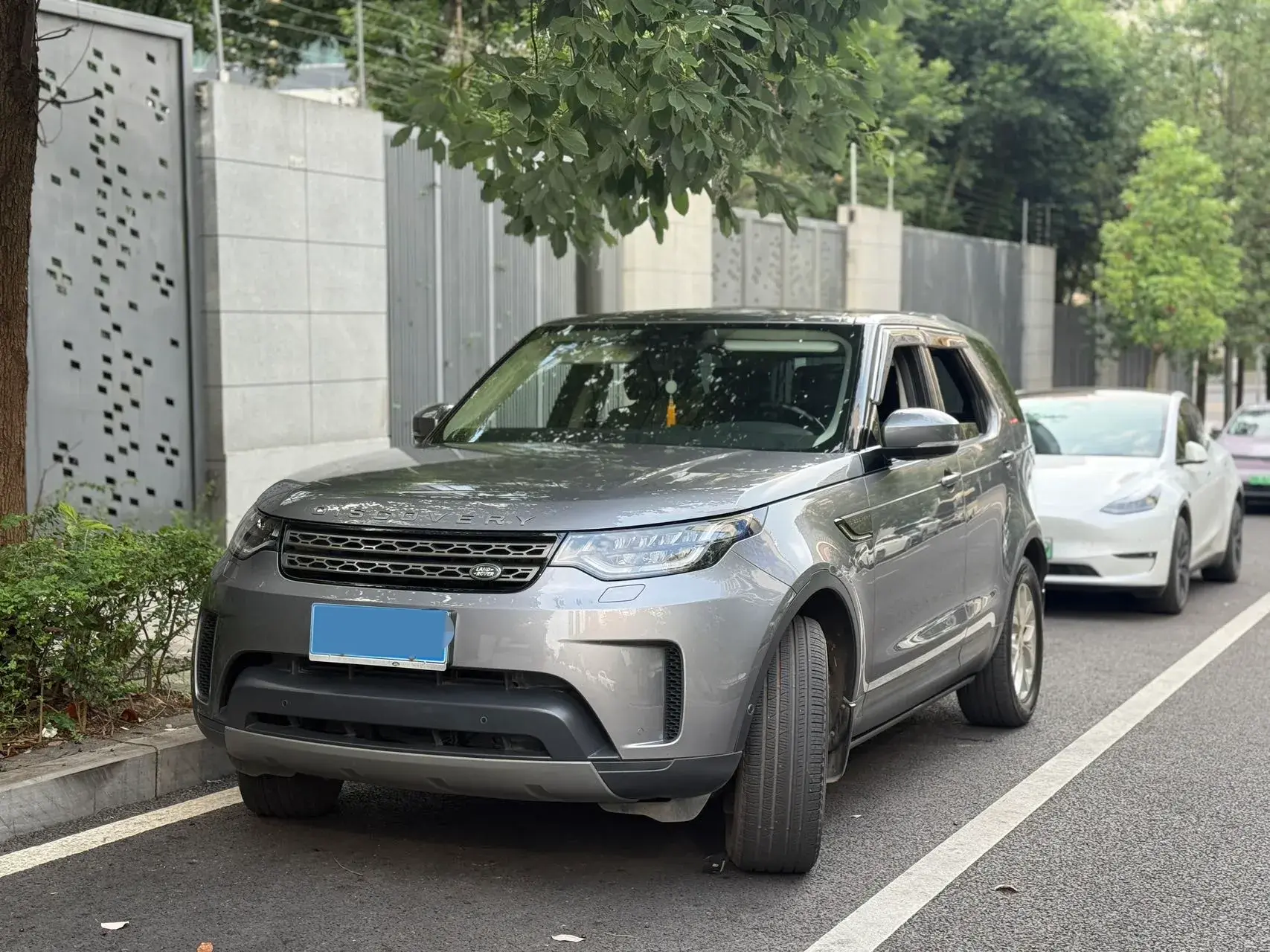 2020 LAND ROVER view 1