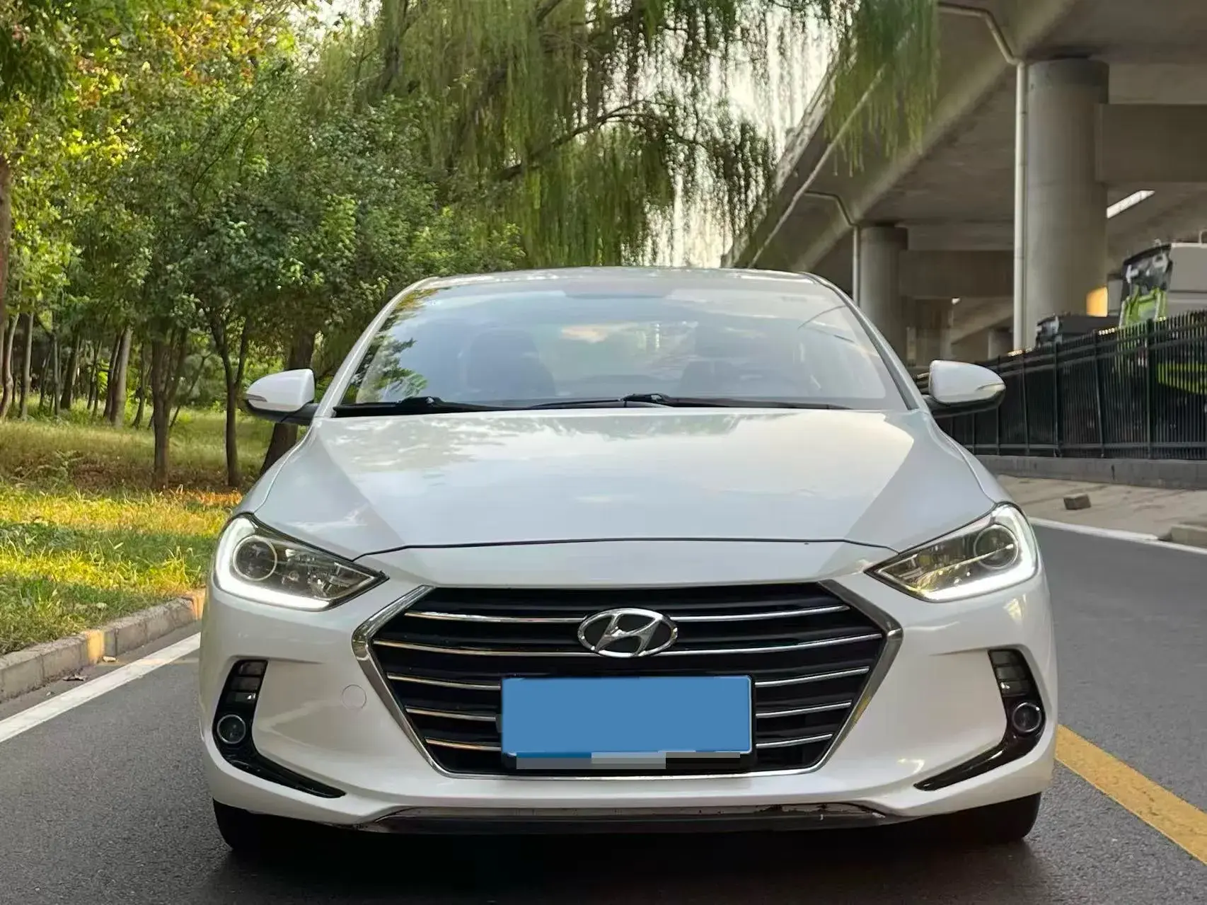 2018 HYUNDAI ELANTRA thumbnail 2