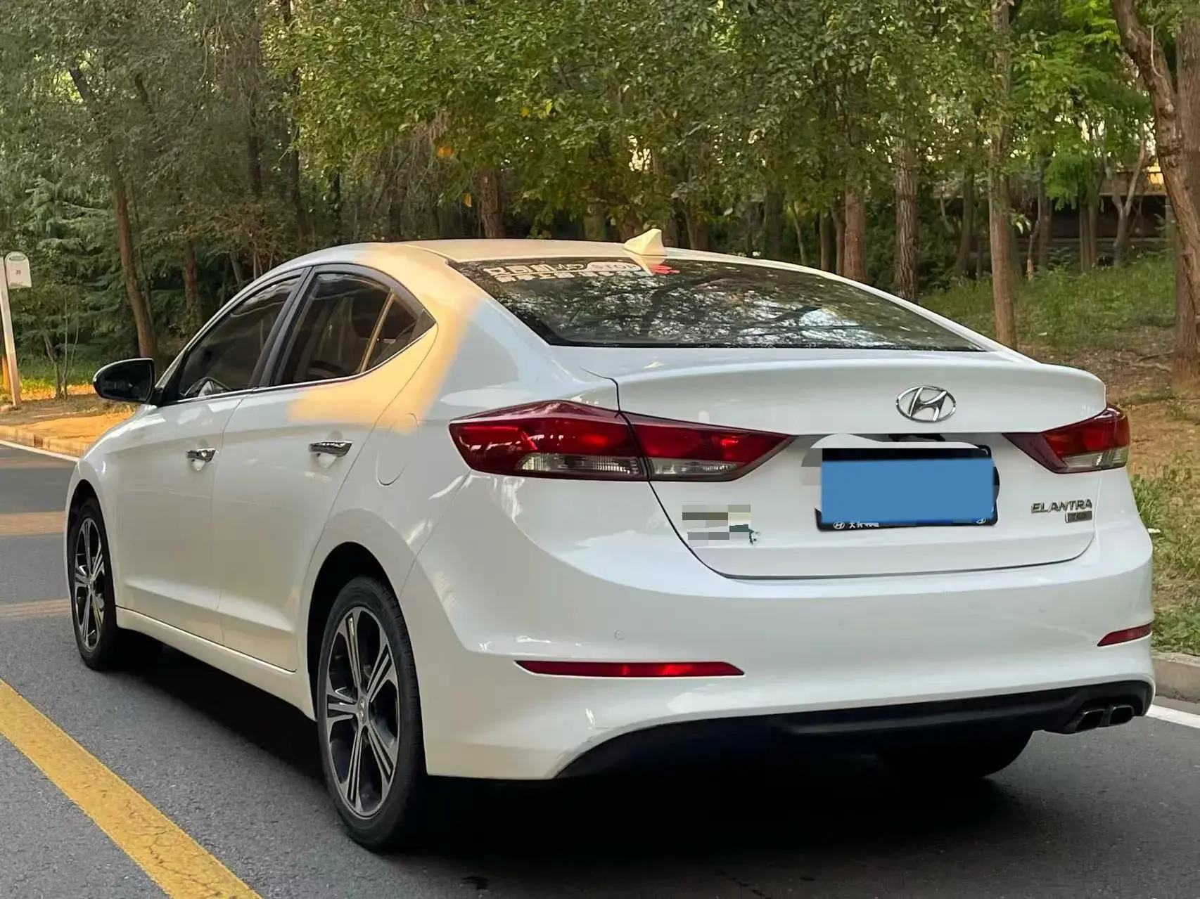 2018 HYUNDAI ELANTRA thumbnail 4