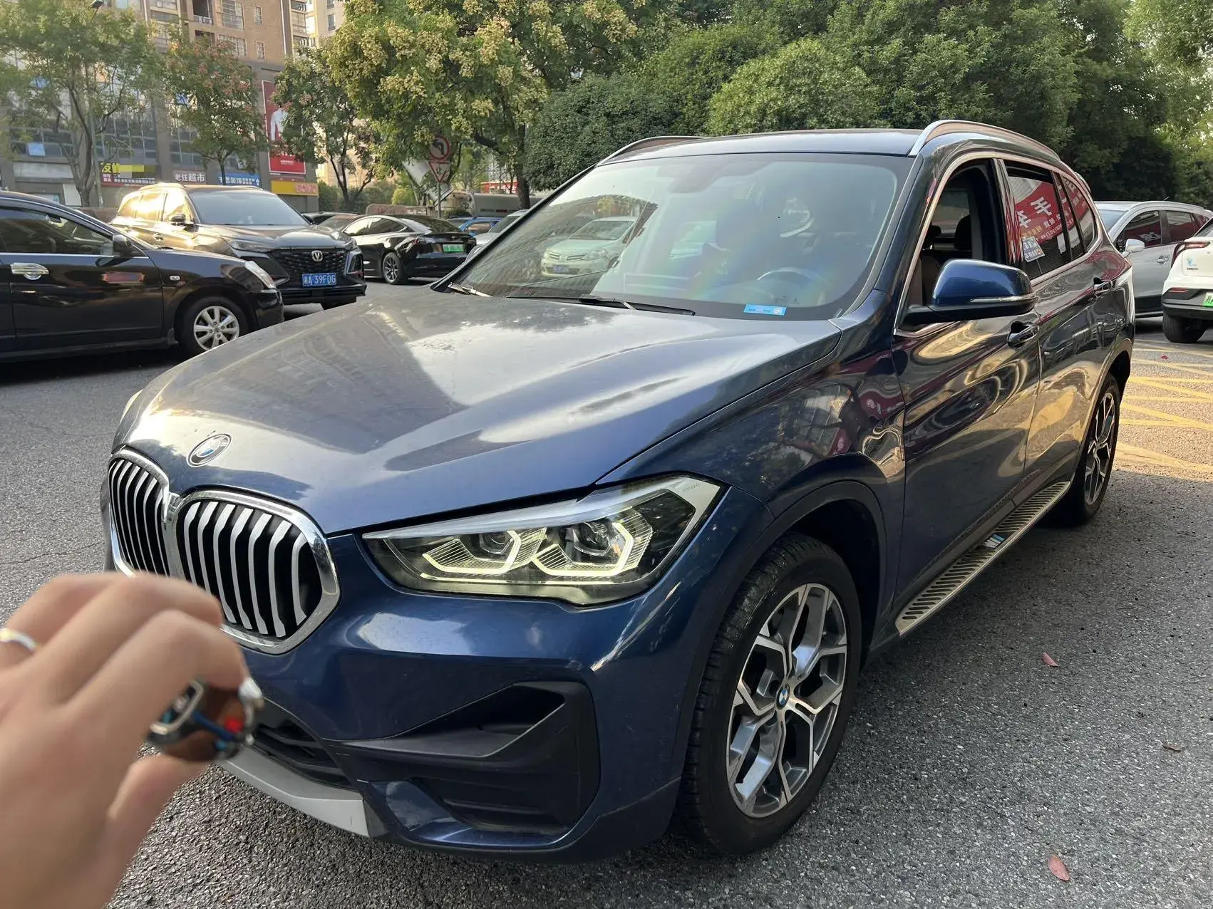 2022 BMW X1 view 1