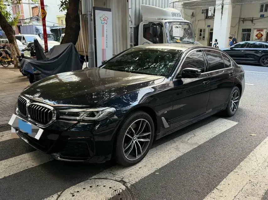 2022 BMW 5 Series 2.0T 184HP L4 8AT 2022 BMW 5 Series 2.0T 184HP L4 8AT