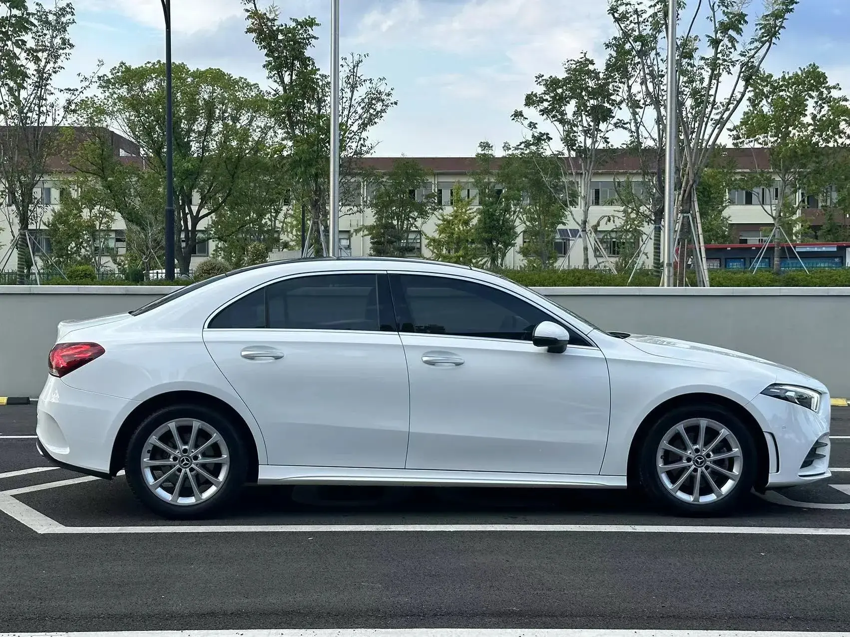 2020 MERCEDES-BENZ A thumbnail 3