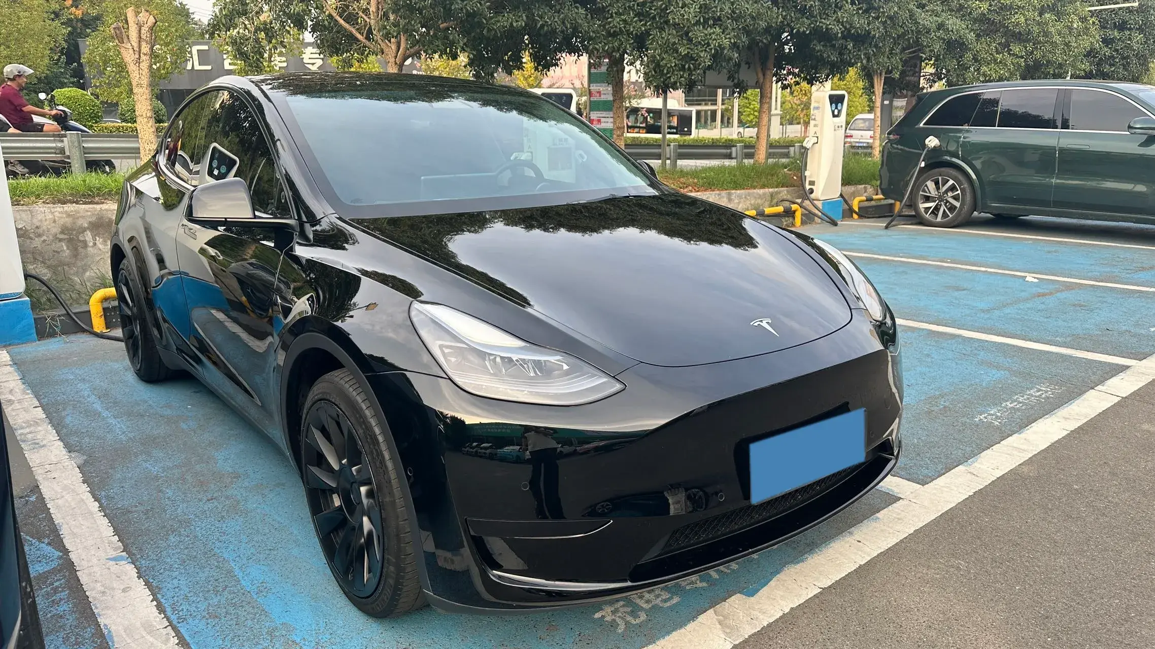 2022 TESLA MODEL thumbnail 4