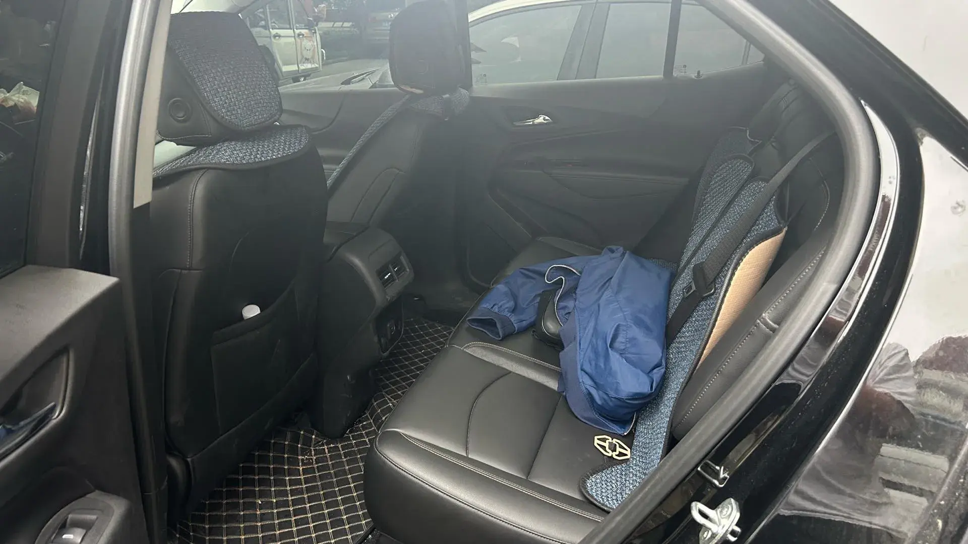 2019 CHEVROLET EQUINOX thumbnail 4