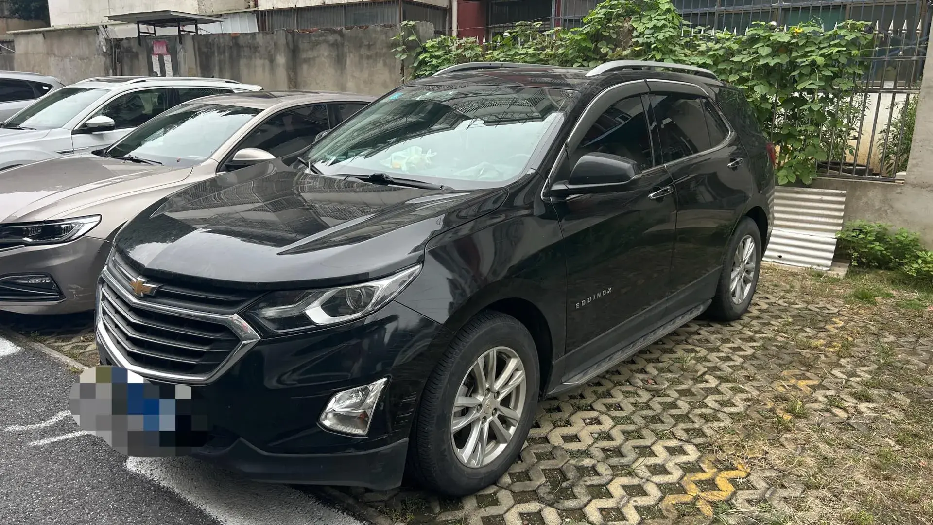 2019 CHEVROLET EQUINOX view 1