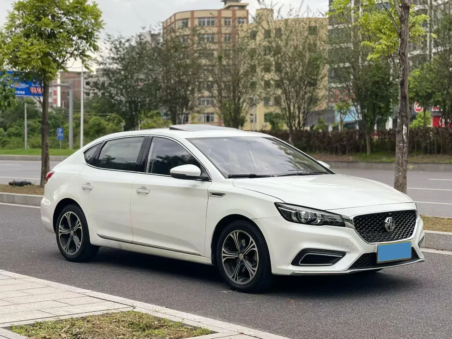 2017 MG MG6 thumbnail 2