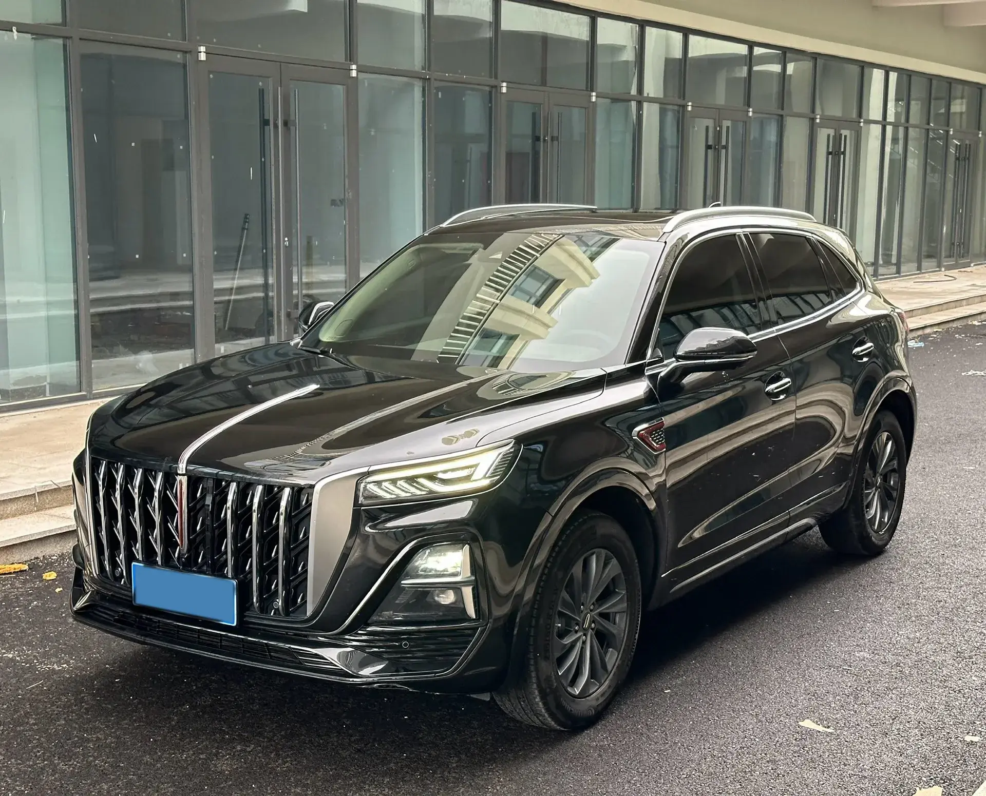 2023 HONGQI HS5 view 1