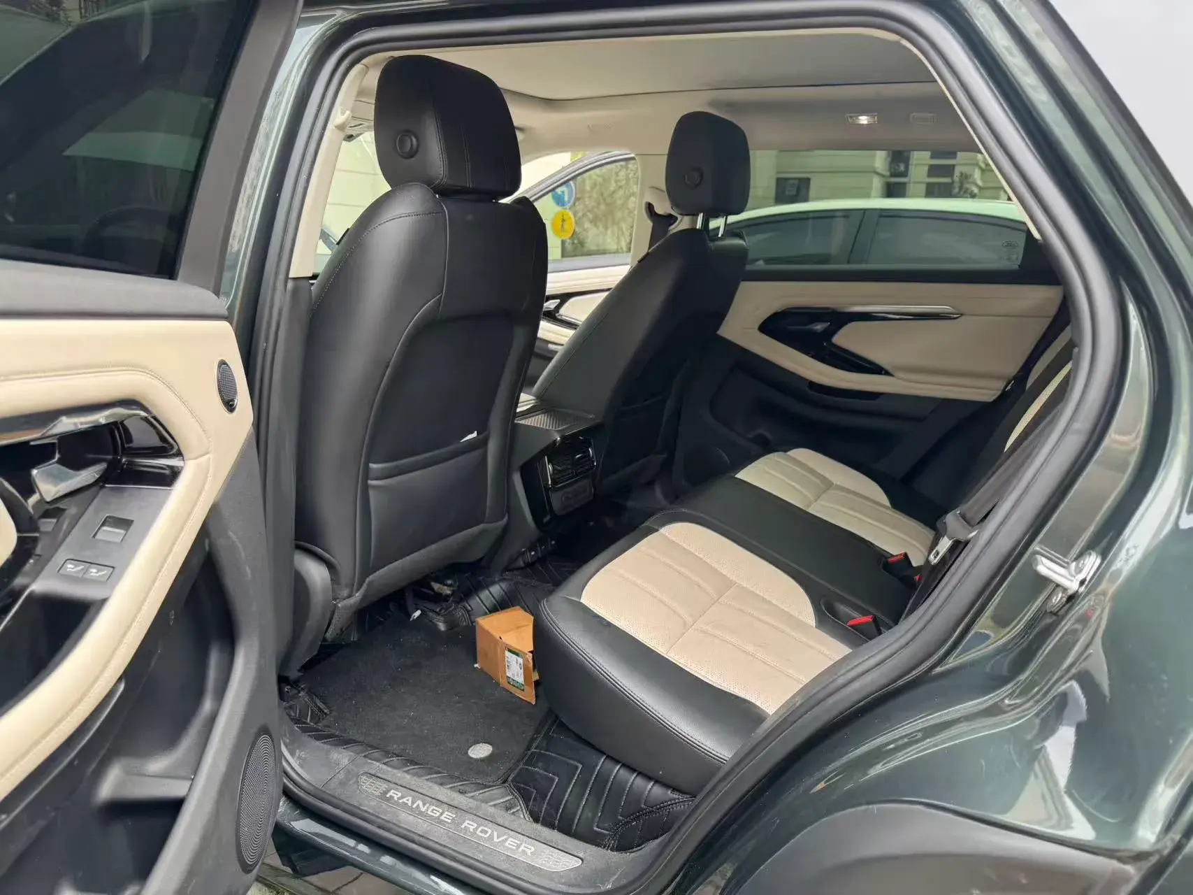 2021 LAND ROVER thumbnail 3