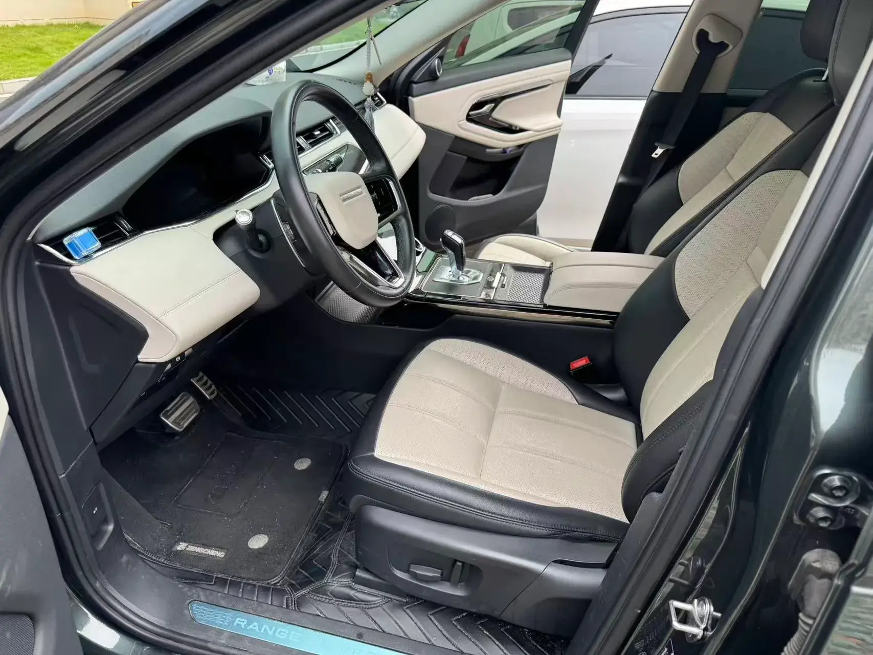 2021 LAND ROVER thumbnail 2