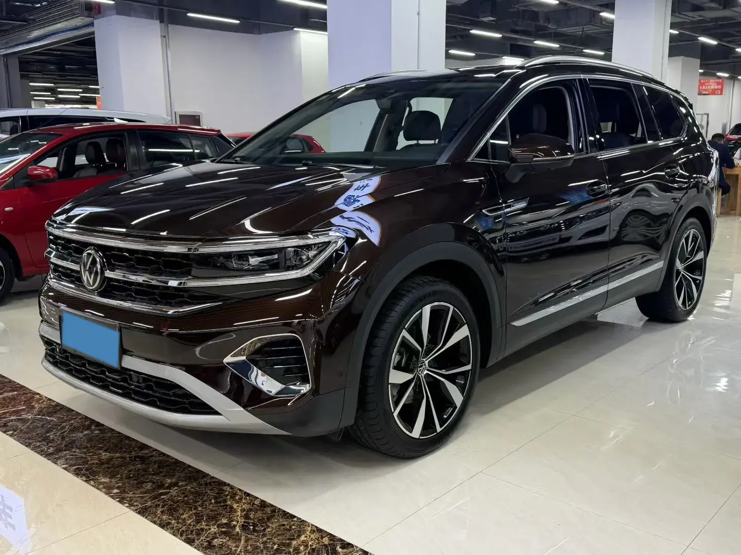 2021 VOLKSWAGEN TALAGON view 1