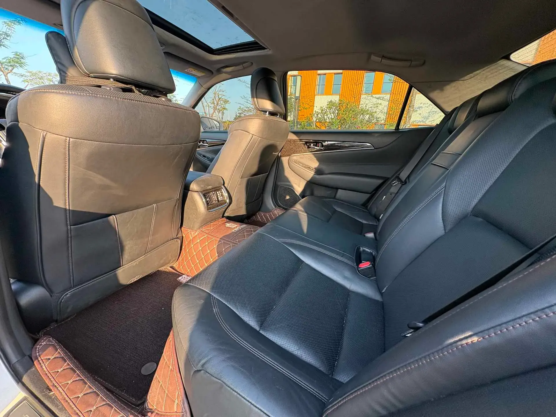 2018 TOYOTA CROWN thumbnail 4