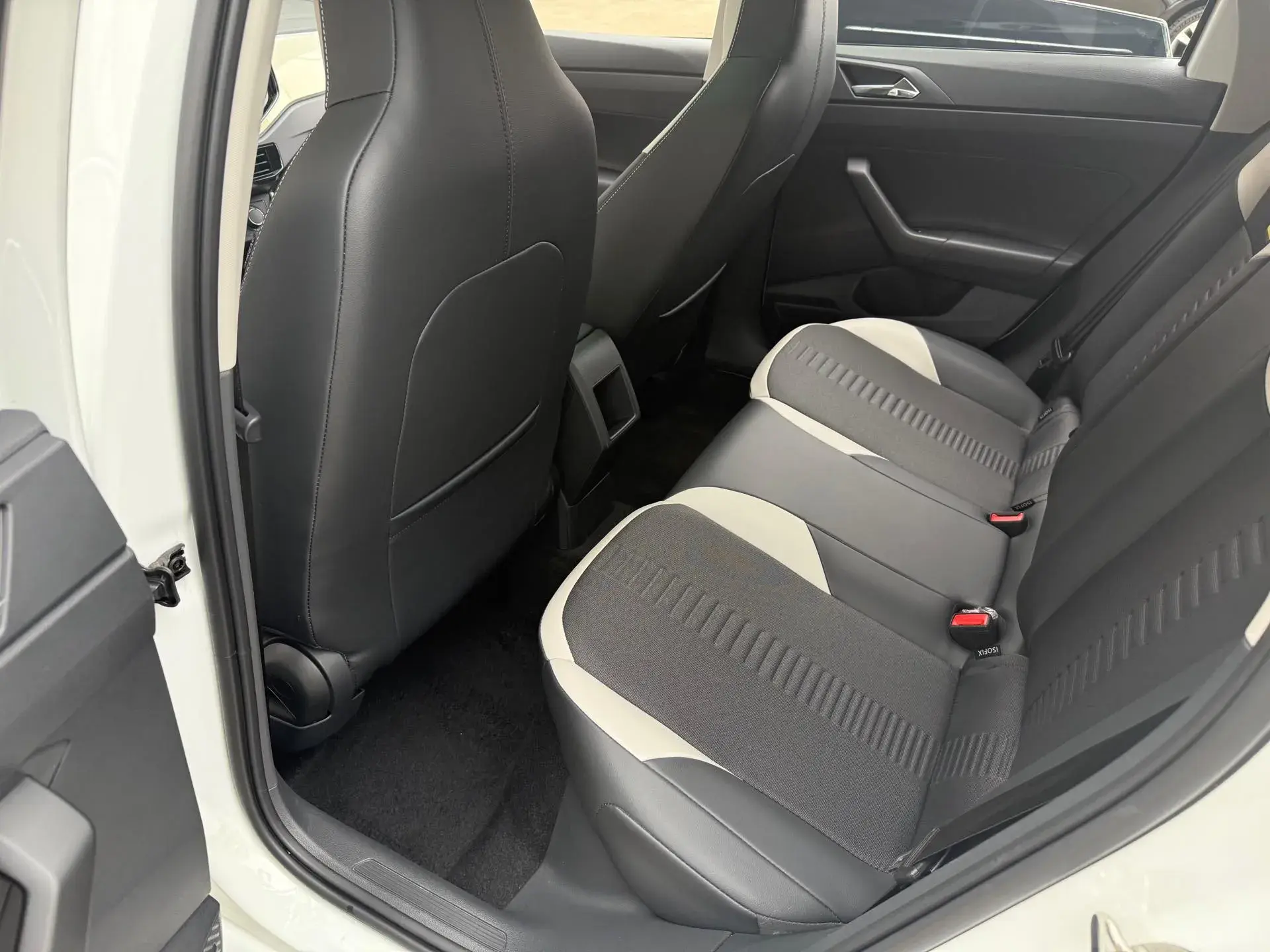 2021 VOLKSWAGEN POLO thumbnail 4