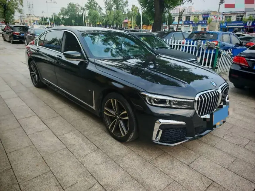 2019 BMW 7 thumbnail 3