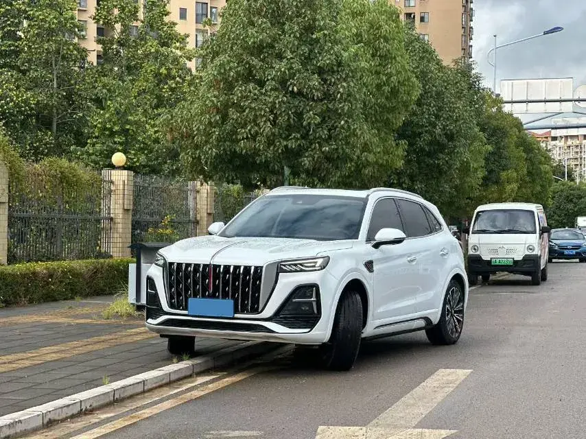 2023 HONGQI HS5 view 1