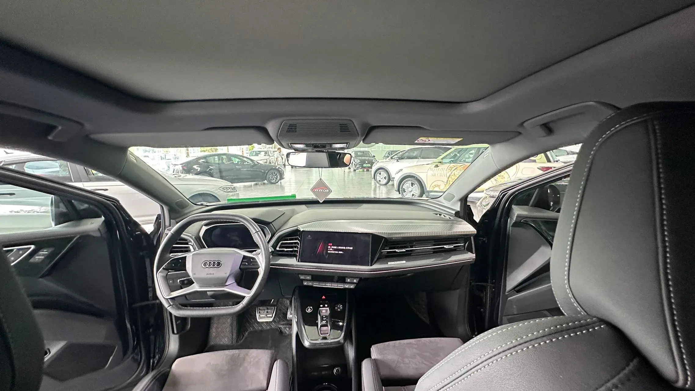 2023 AUDI Q4 thumbnail 4