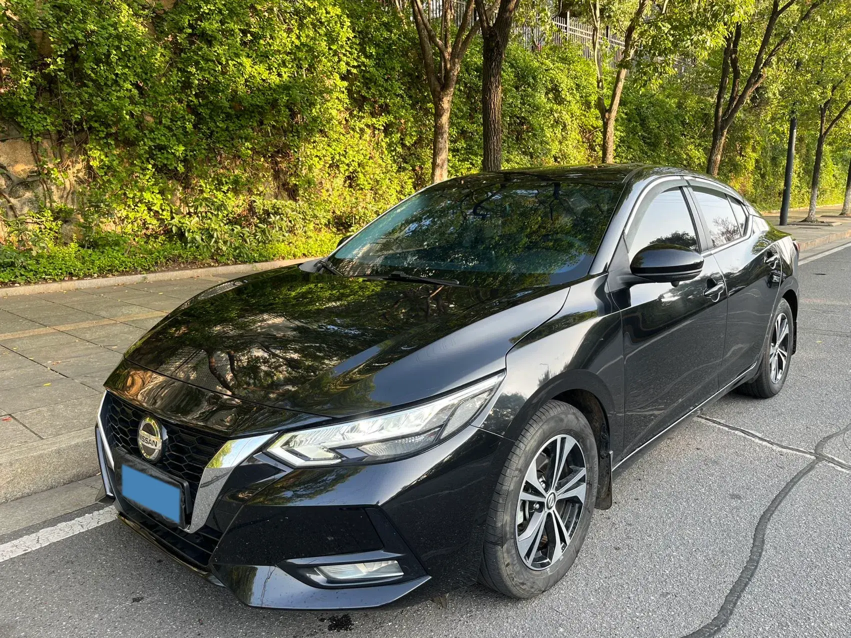 2022 NISSAN SYLPHY view 1