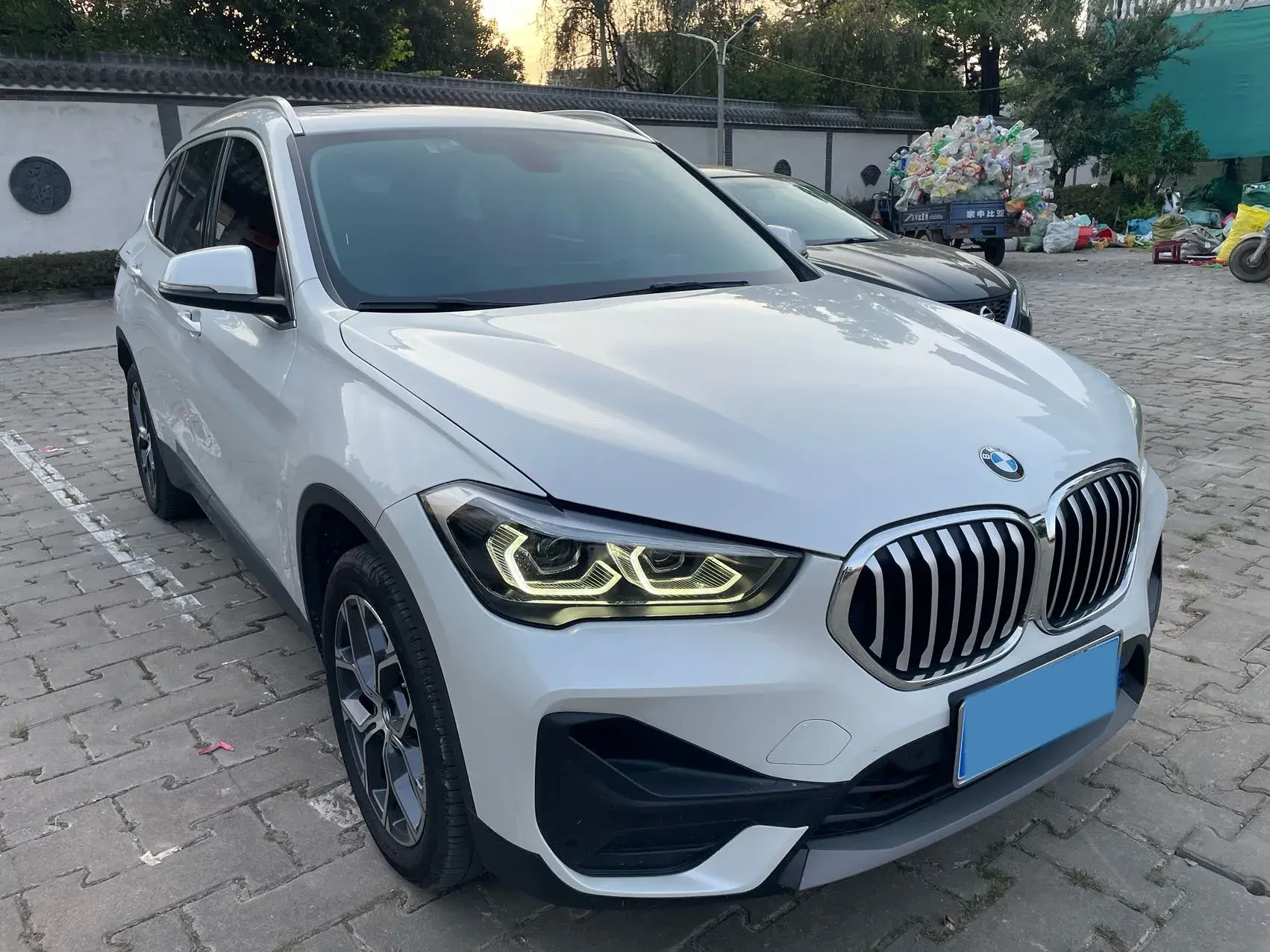2022 BMW X1 thumbnail 3