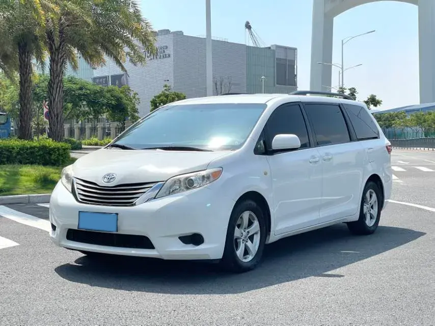 2017 FOTON SAUVANA view 1